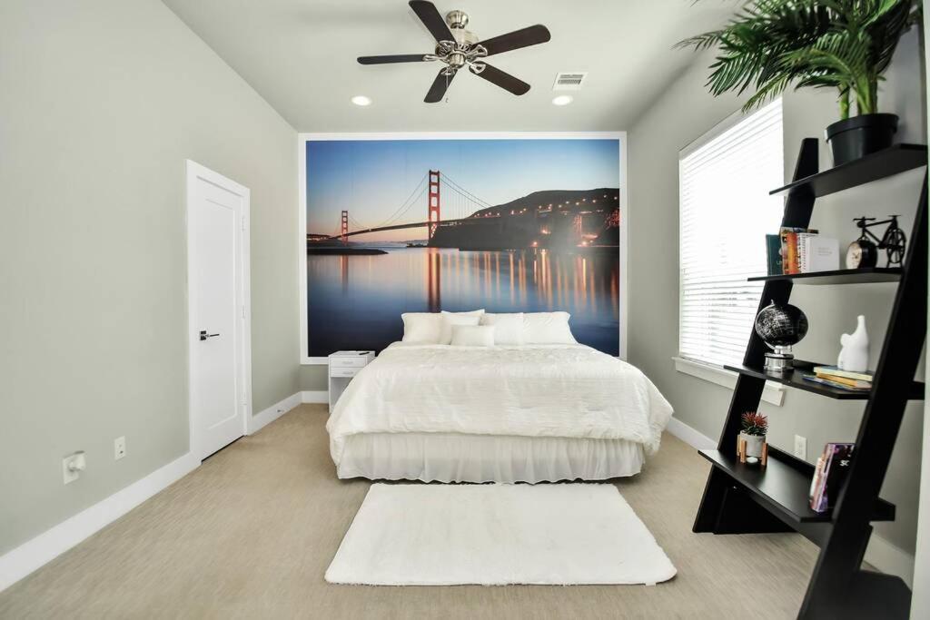 Amazing Rooftop! Downtown Skyline Views!!! Sleeps 15 Houston Exterior photo
